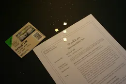 Nemesfém öntőötvözet lapkái és tanúsítványa
